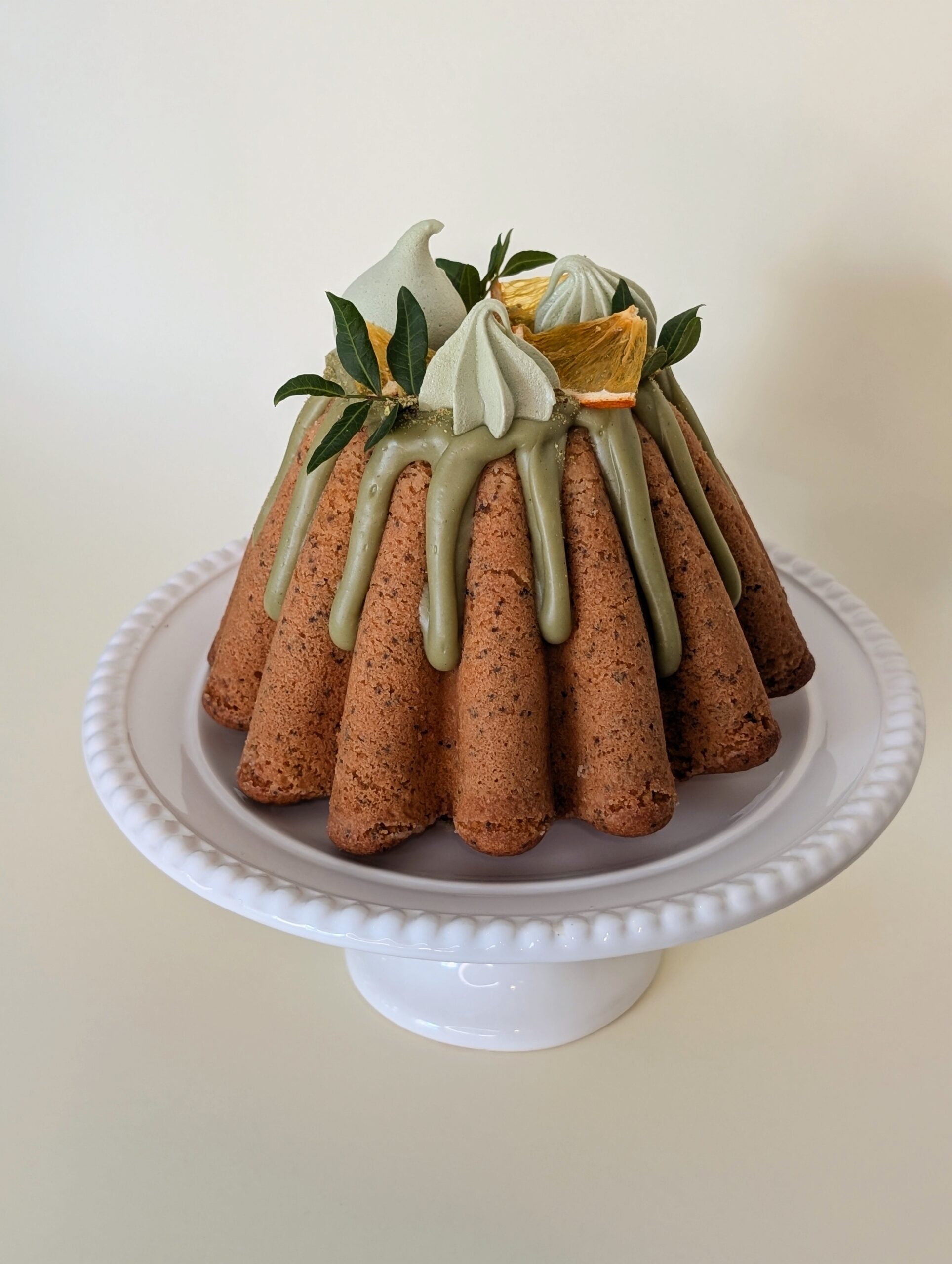 Babka cytrynowa z makiem i polewą pistacjową - obrazek 2