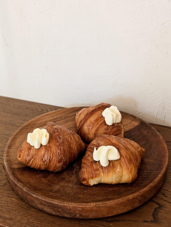 Croissant jagodowy